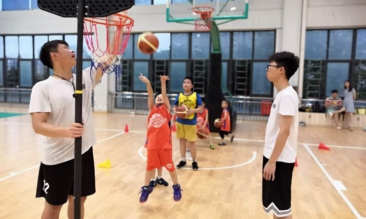 武汉极光体育篮球培训